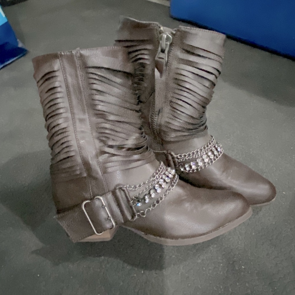 BKE boots size 8.5